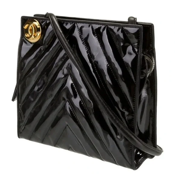 ✨💎1989-1991✨💎 CHANEL SERIES ONE 💎V STITCH ENAMEL COCO MARK BAG W/ CARD/COA/DUSTY - Picture 3 of 16